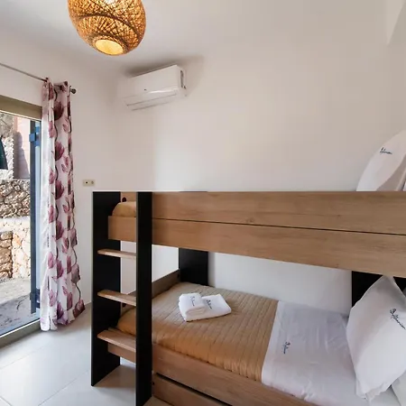 Sunset House Semesterbostad *